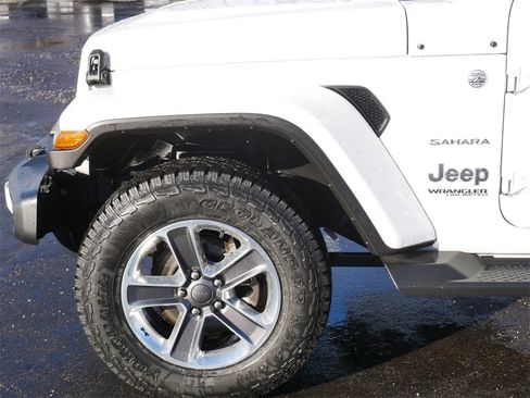 Used 2021 Jeep Wrangler Unlimited Sahara w/ Uconnect 4C Nav & Sound Group image 8