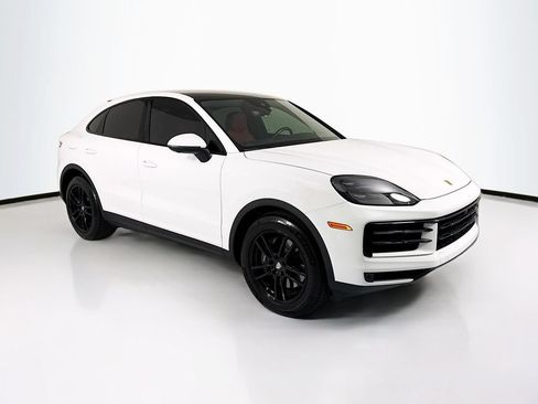 Used 2024 Porsche Cayenne Coupe AWD/4WD image 3