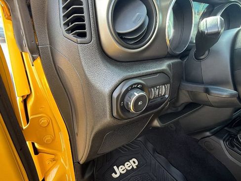 Used 2018 Jeep Wrangler Unlimited Sport AWD/4WD image 14