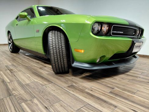 Used 2011 Dodge Challenger SRT8 w/ Green w/Envy Group RWD image 20