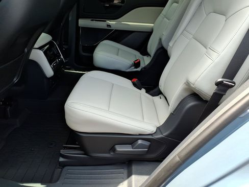 Used 2026 Lincoln Aviator AWD image 12