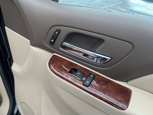 Used 2013 Chevrolet Suburban 2500 LT image 20