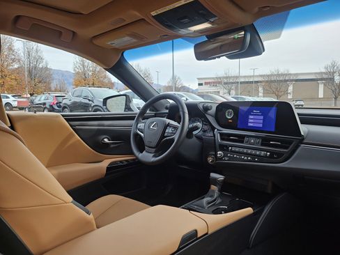 New 2025 Lexus ES 350 image 25