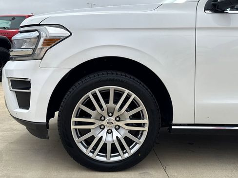 Used 2024 Ford Expedition Limited RWD image 5