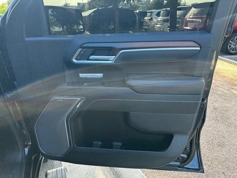 Used 2025 GMC Sierra 1500 Denali AWD/4WD image 34