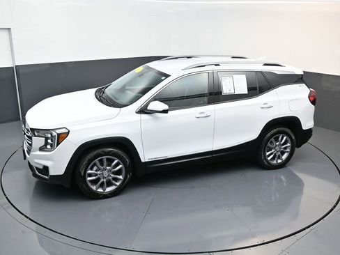 Used 2023 GMC Terrain SLT image 19
