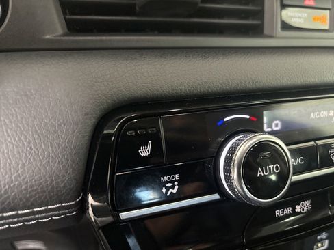 Used 2025 Honda Pilot Touring image 20
