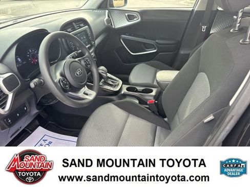 Used 2021 Kia Soul LX image 12