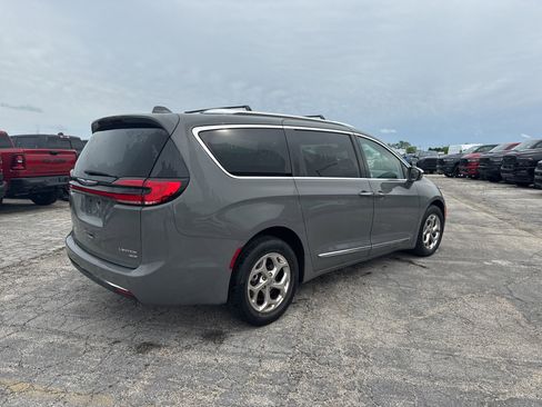 Used 2021 Chrysler Pacifica Limited w/ Premium & Safety Sphere Group AWD/4WD image 6