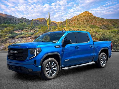 Used 2022 GMC Sierra 1500 Elevation w/ LPO, Elevation Black Package AWD/4WD image 8