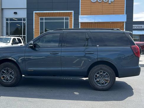 Used 2025 Ford Expedition Tremor AWD/4WD image 8