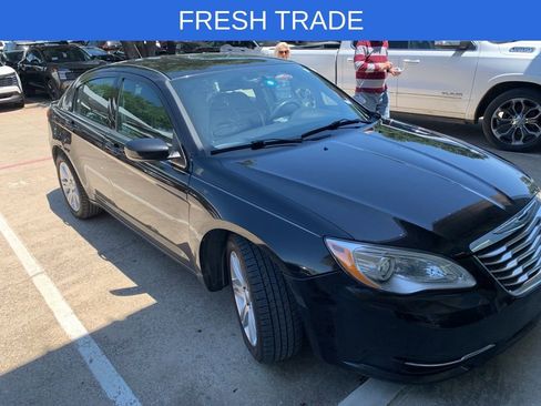Used 2013 Chrysler 200 Touring FWD image 3