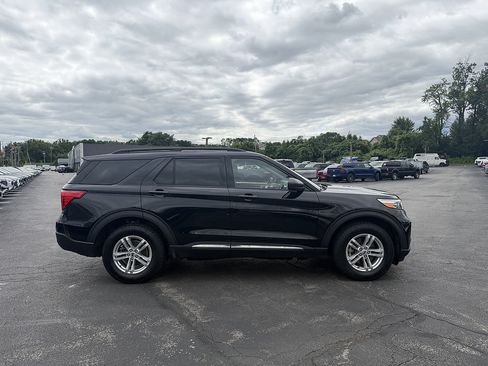 Certified 2023 Ford Explorer XLT w/ Equipment Group 202A AWD/4WD image 8