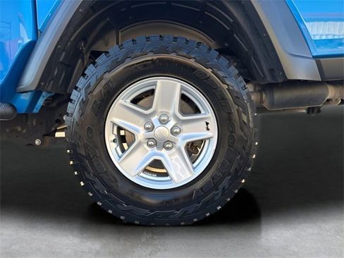 Used 2020 Jeep Gladiator Sport w/ Quick Order Package 24S image 16