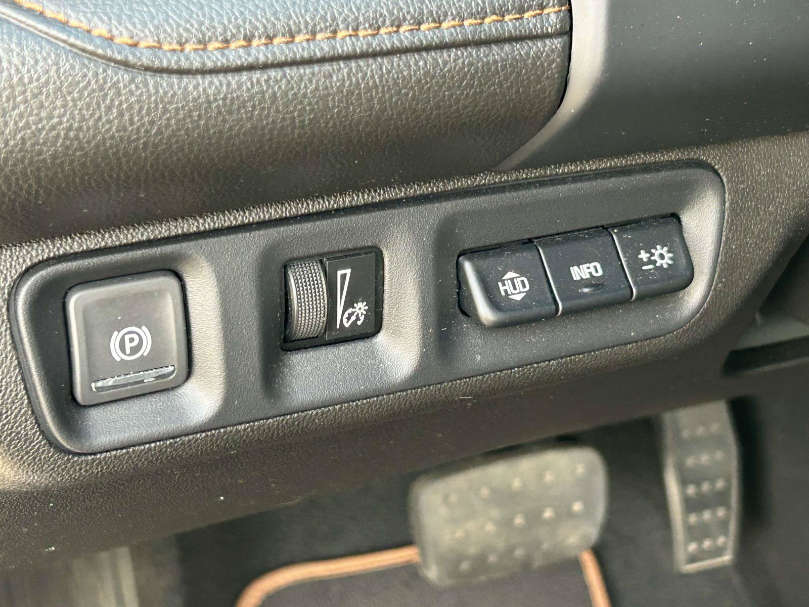 Used 2023 GMC Acadia AT4 w/ Technology Package AWD/4WD image 18
