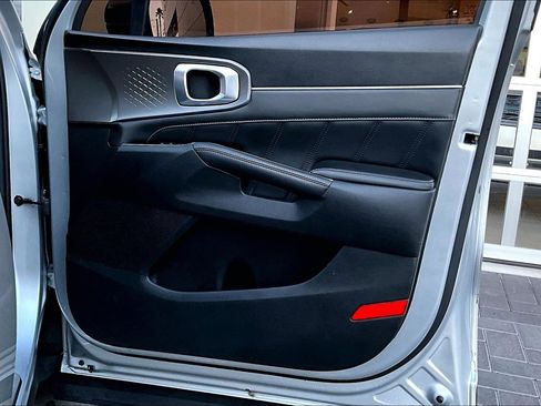 Used 2022 Kia Sorento SX image 24