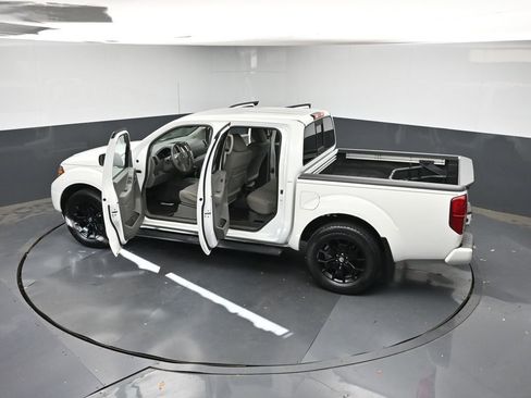 Used 2020 Nissan Frontier SV w/ Midnight Edition Floor Mats RWD image 44