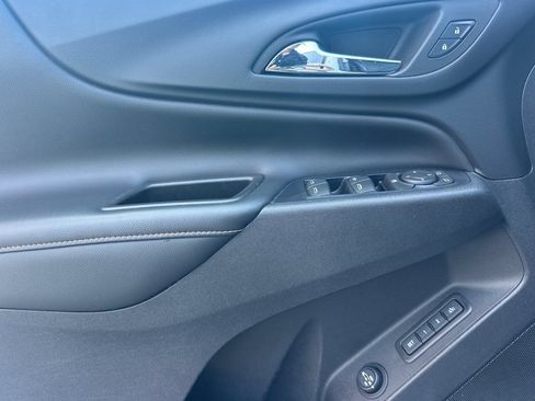 Used 2019 Chevrolet Equinox Premier FWD image 11