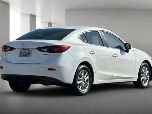 Used 2018 MAZDA MAZDA3 Sport w/ Preferred Equipment Package image 4