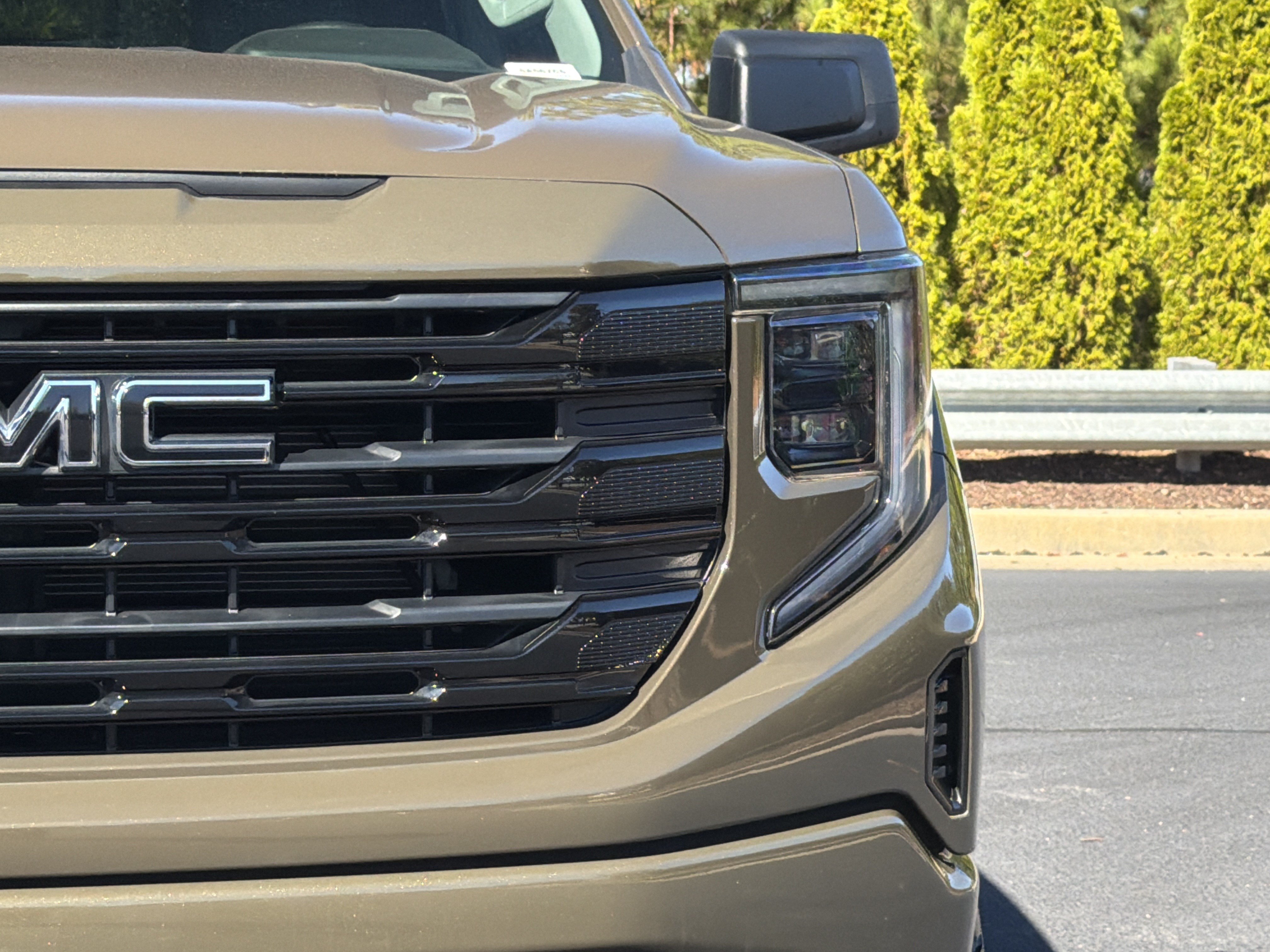 Used 2024 GMC Sierra 1500 Elevation w/ LPO, Elevation Black Package AWD/4WD image 20