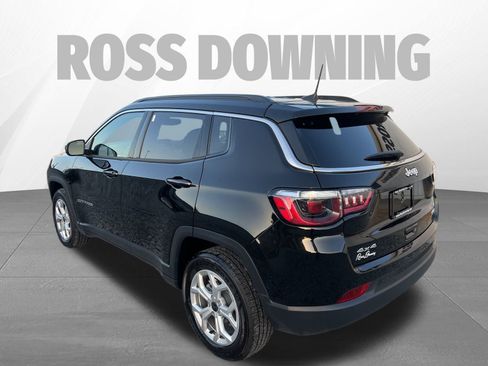 Used 2025 Jeep Compass Latitude image 6