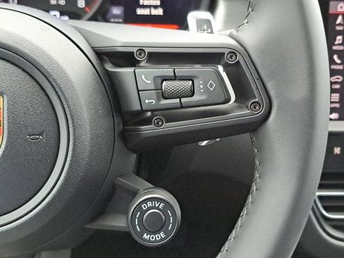 Certified 2026 Porsche Macan AWD/4WD image 27