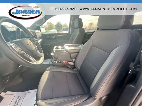 Used 2024 Chevrolet Silverado 1500 LT image 18