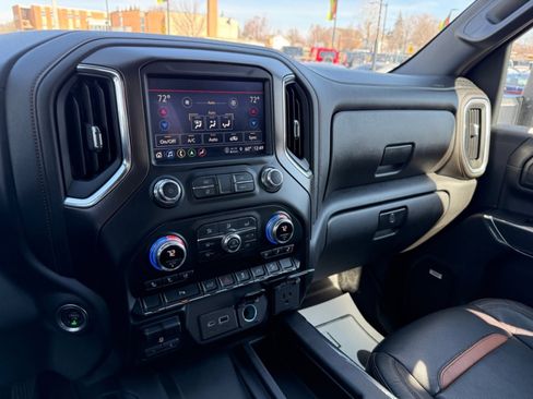 Used 2022 GMC Sierra 2500 AT4 w/ AT4 Preferred Package image 11