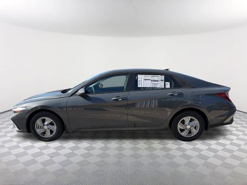 New 2026 Hyundai Elantra SE image 8