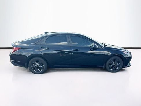 Used 2022 Hyundai Elantra SEL FWD image 11