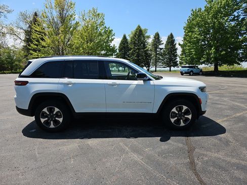Used 2022 Jeep Grand Cherokee Limited 4xe w/ Luxury Tech Group II AWD/4WD image 7