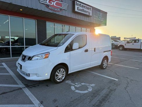 Used 2021 Nissan NV200 SV image 2