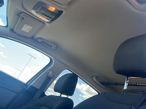 Used 2023 Kia Sportage LX image 10