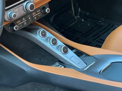 Used 2019 Ferrari Portofino RWD image 26