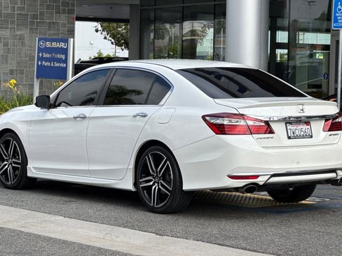 Used 2017 Honda Accord Sport image 6