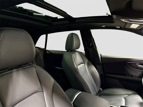 Used 2021 Audi Q8 Premium Plus w/ Premium Plus Package image 32