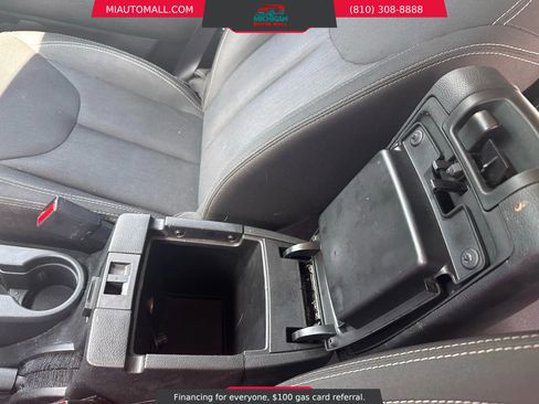 Used 2017 Jeep Wrangler Unlimited Sahara image 30