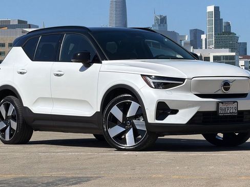 Certified 2023 Volvo XC40 Recharge Ultimate image 1