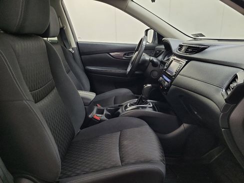 Used 2018 Nissan Rogue SV AWD/4WD image 21