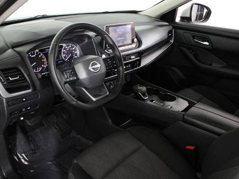 Certified 2025 Nissan Rogue SV image 20