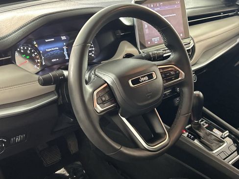 Used 2025 Jeep Compass Limited AWD/4WD image 14