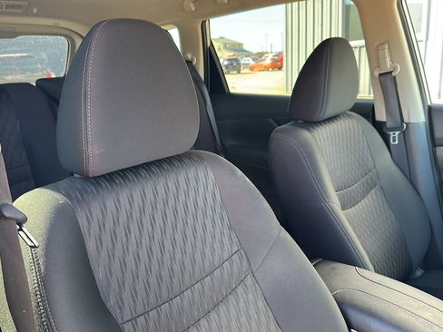 Used 2020 Nissan Rogue SV image 24