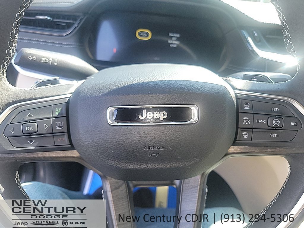 New 2026 Jeep Grand Cherokee Limited w/ Limited Altitude Package AWD/4WD image 11