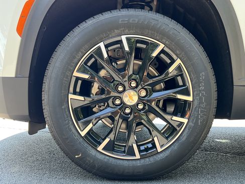 New 2026 Chevrolet Traverse LT w/ Sun and Wheel Package FWD image 40