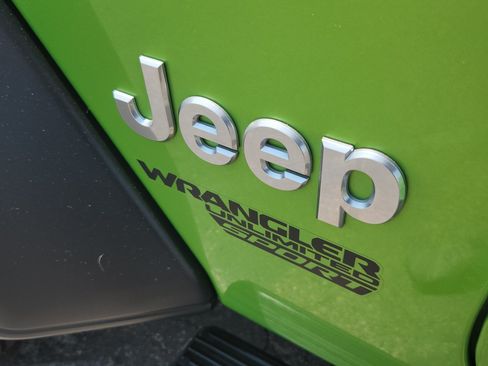 Used 2018 Jeep Wrangler Unlimited Sport S AWD/4WD image 15