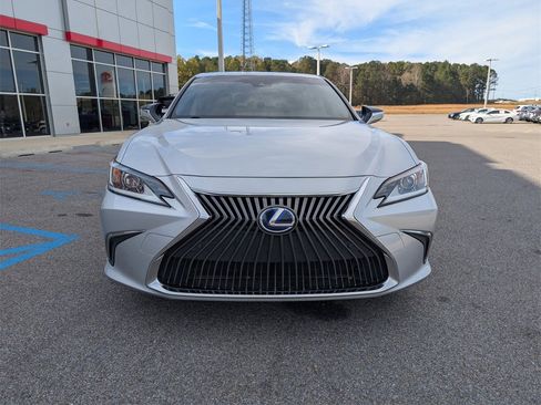 Used 2019 Lexus ES 300h image 8