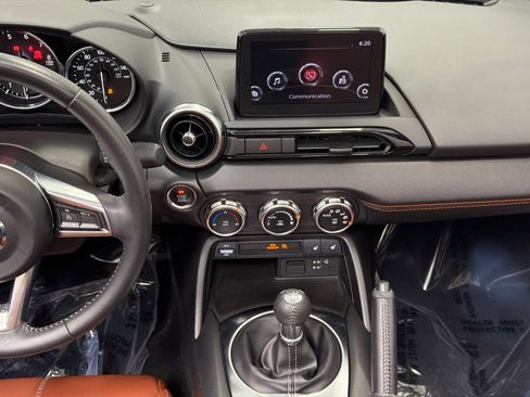 Used 2022 MAZDA MX-5 Miata RF Grand Touring w/ Weather Package RWD image 19