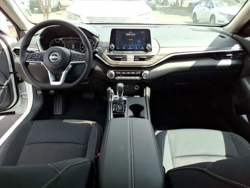 New 2025 Nissan Altima 2.5 SV image 7