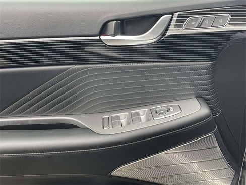 Used 2024 Hyundai Palisade Calligraphy image 16