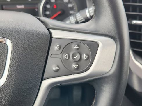 Used 2023 GMC Acadia SLT image 29